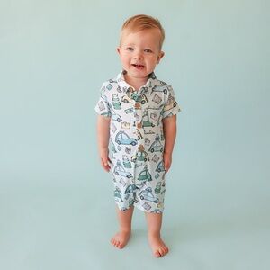 Posh Peanut Travel Bug limited edition Collared Henley Shortall Romper 9-12 mos